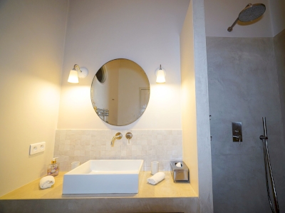 Le béton ciré est-il adapté aux salles de bain et aux pièces humides ? Le béton ciré est-il adapté aux salles de bain et aux pièces humides ?